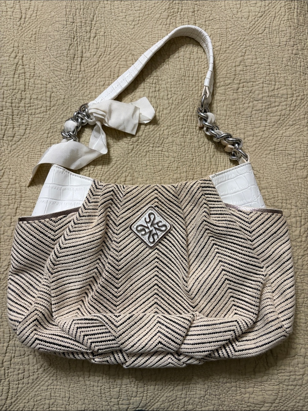 Simply Vera Vera Wang White & Beige Chevron Shoulder Bag with Chain Detail